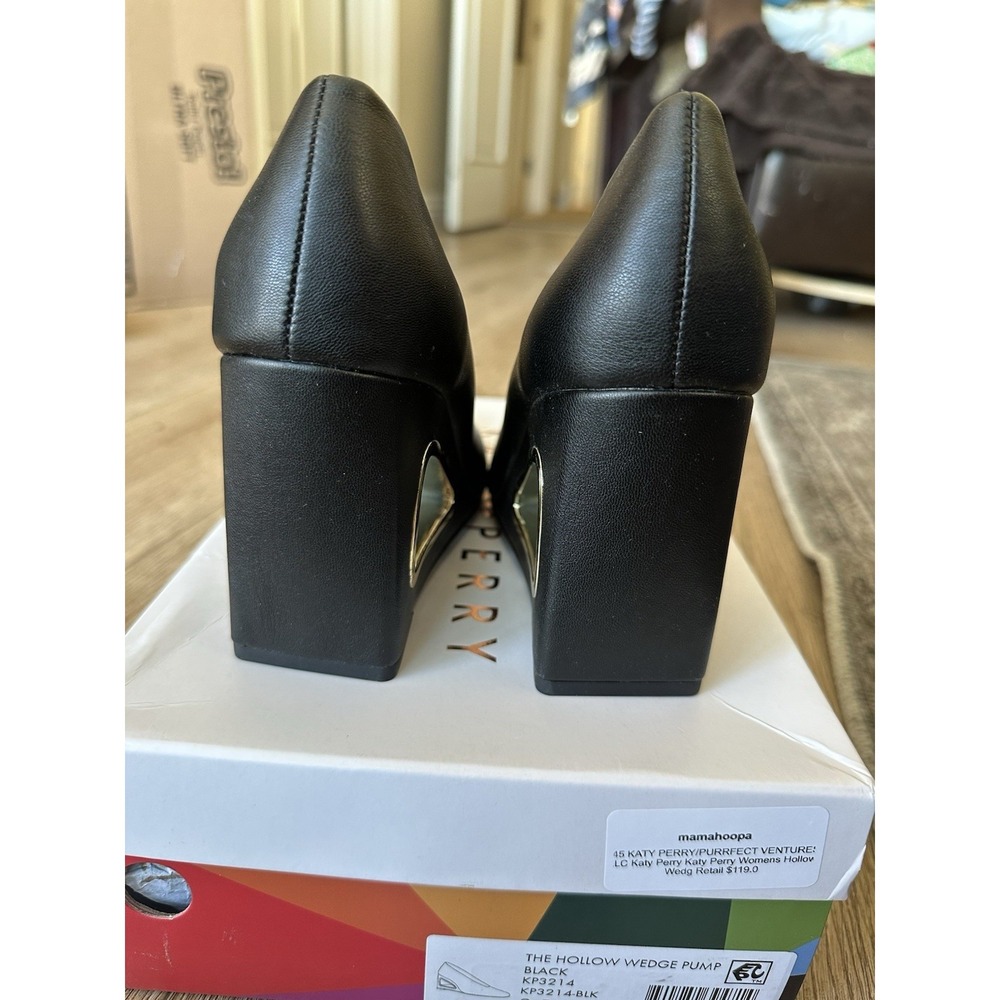 Katy Perry Hollow Wedge Pumps Black Square Toe Gold Heel Womens 8.5 - Picture 3 of 9
